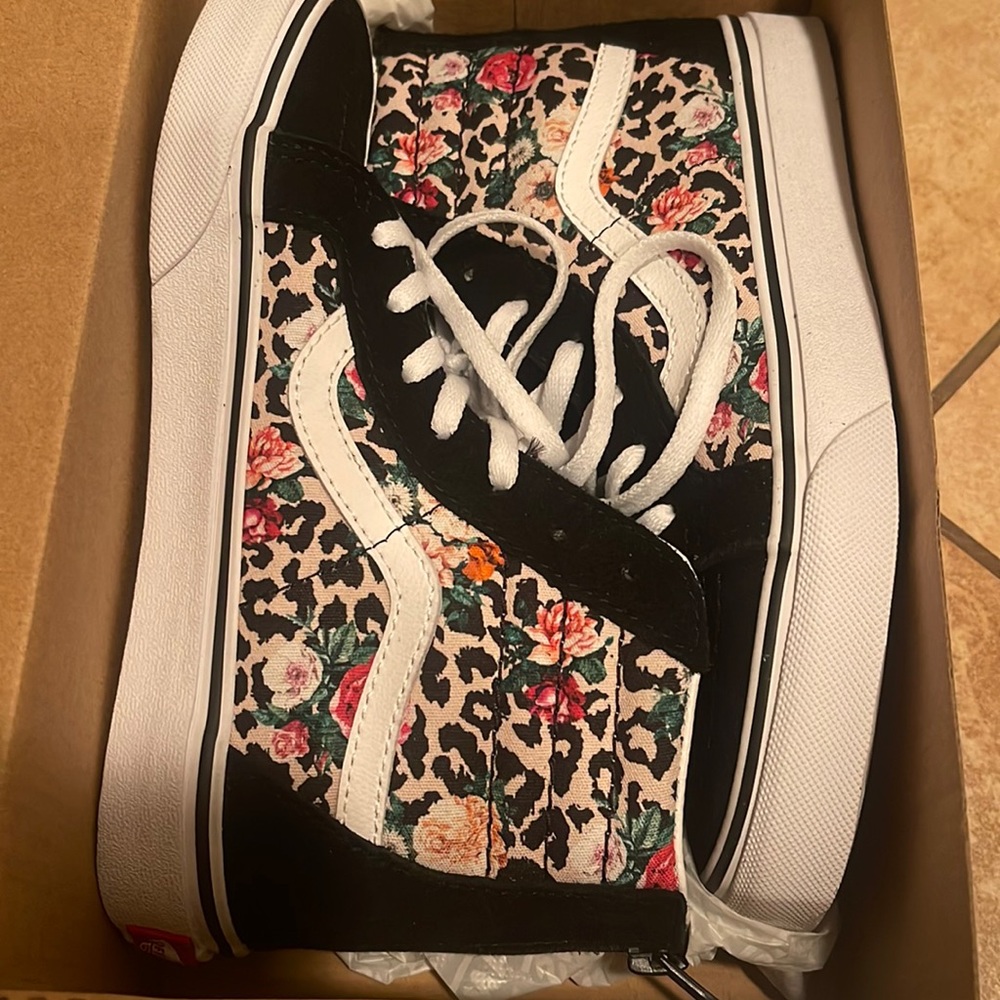 Brand new youth size 3 High top vans